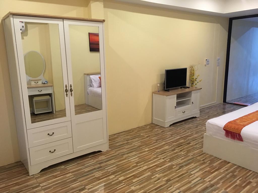Breezy House Apartment Pantai Jomtien Bagian luar foto