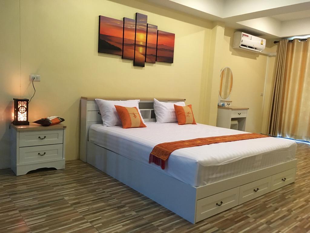 Breezy House Apartment Pantai Jomtien Bagian luar foto
