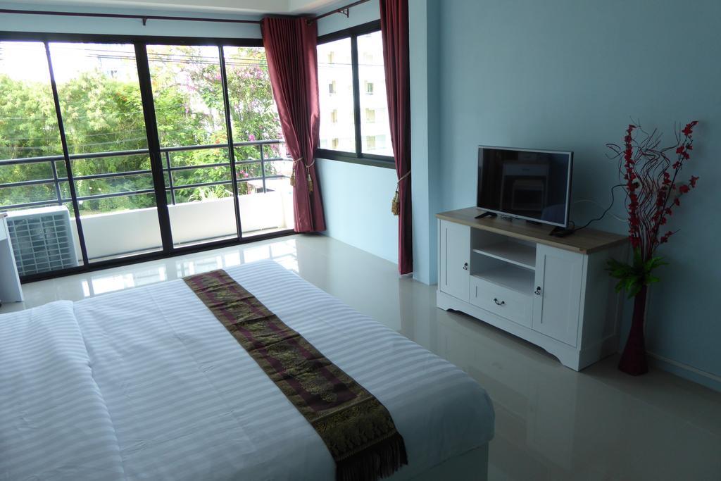 Breezy House Apartment Pantai Jomtien Bagian luar foto