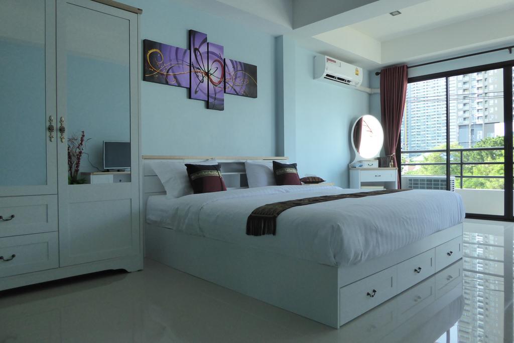 Breezy House Apartment Pantai Jomtien Bagian luar foto