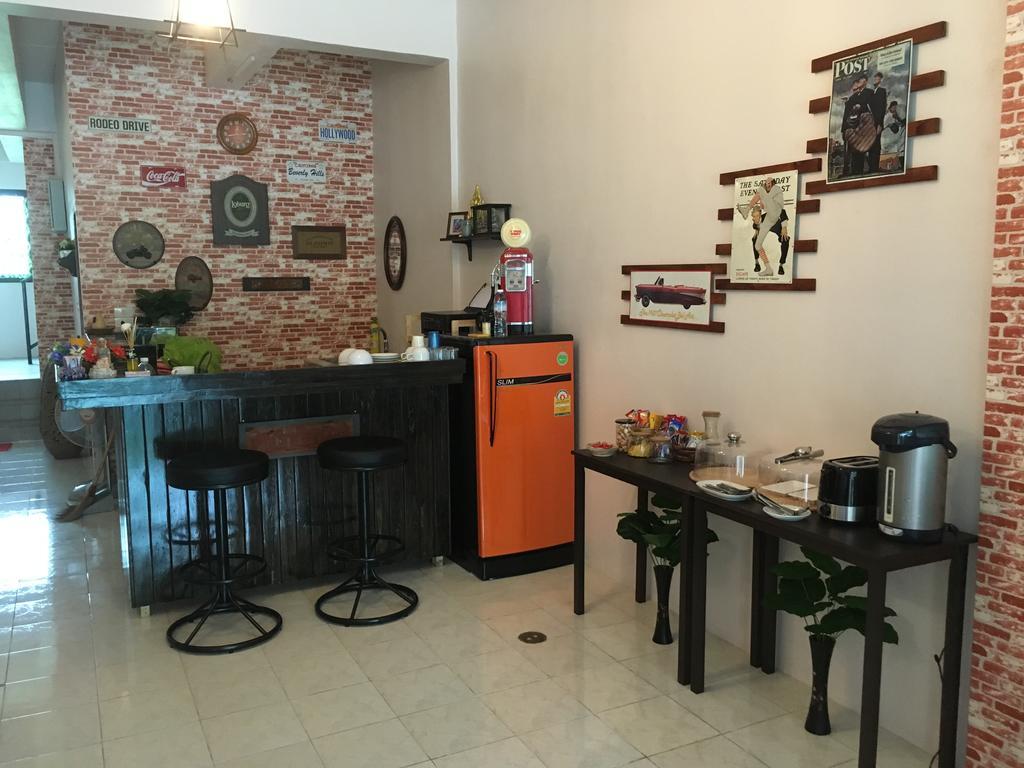Breezy House Apartment Pantai Jomtien Bagian luar foto