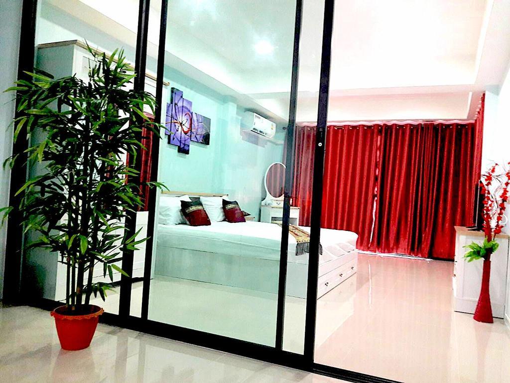 Breezy House Apartment Pantai Jomtien Bagian luar foto