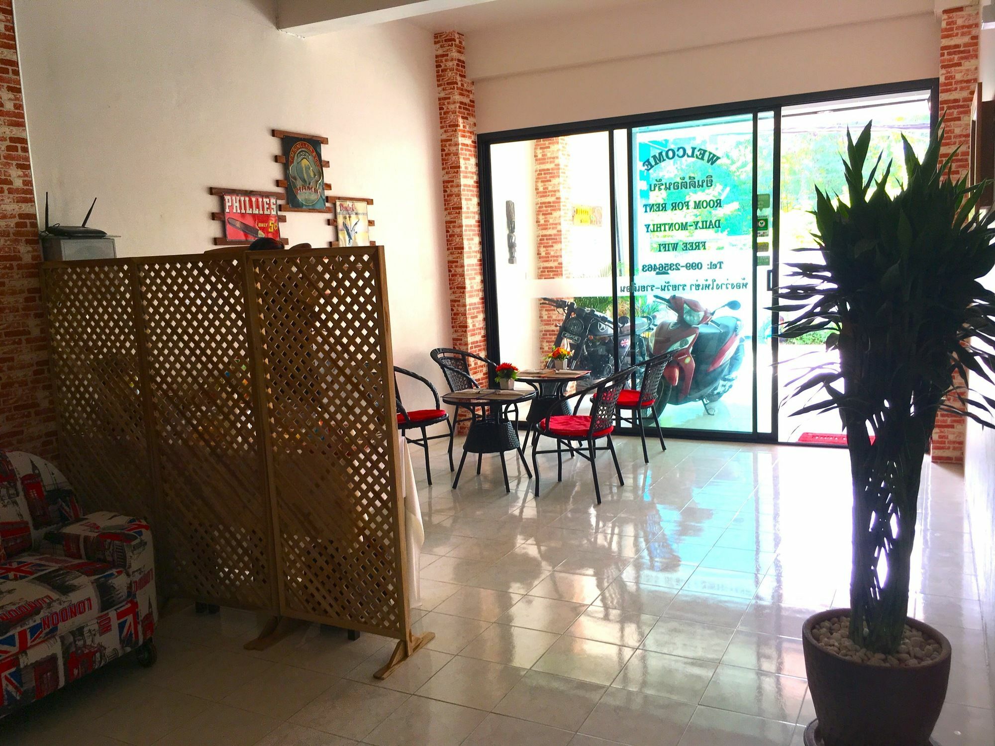 Breezy House Apartment Pantai Jomtien Bagian luar foto
