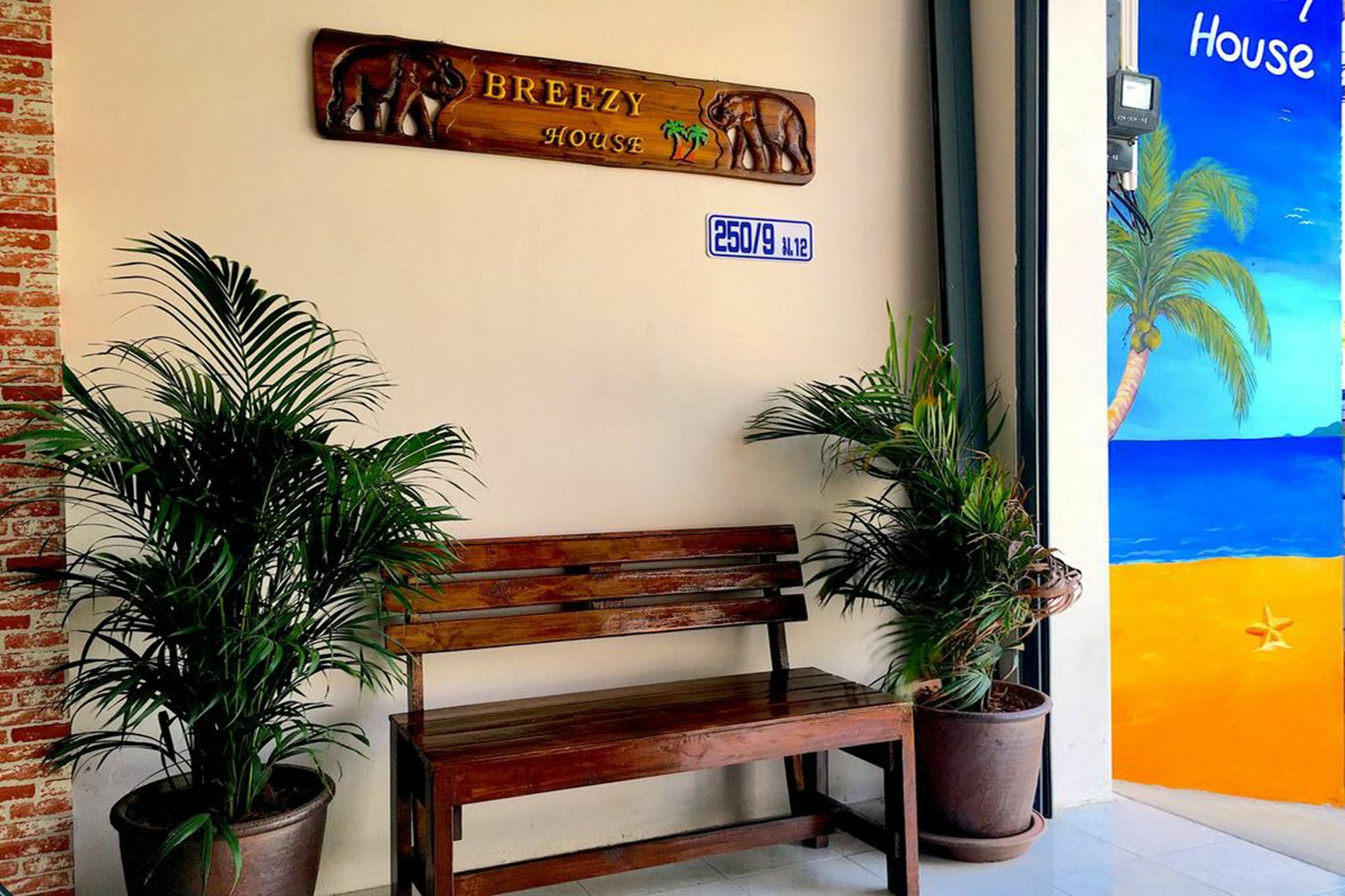 Breezy House Apartment Pantai Jomtien Bagian luar foto