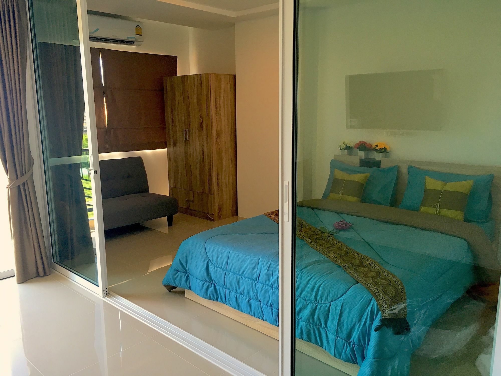 Breezy House Apartment Pantai Jomtien Bagian luar foto