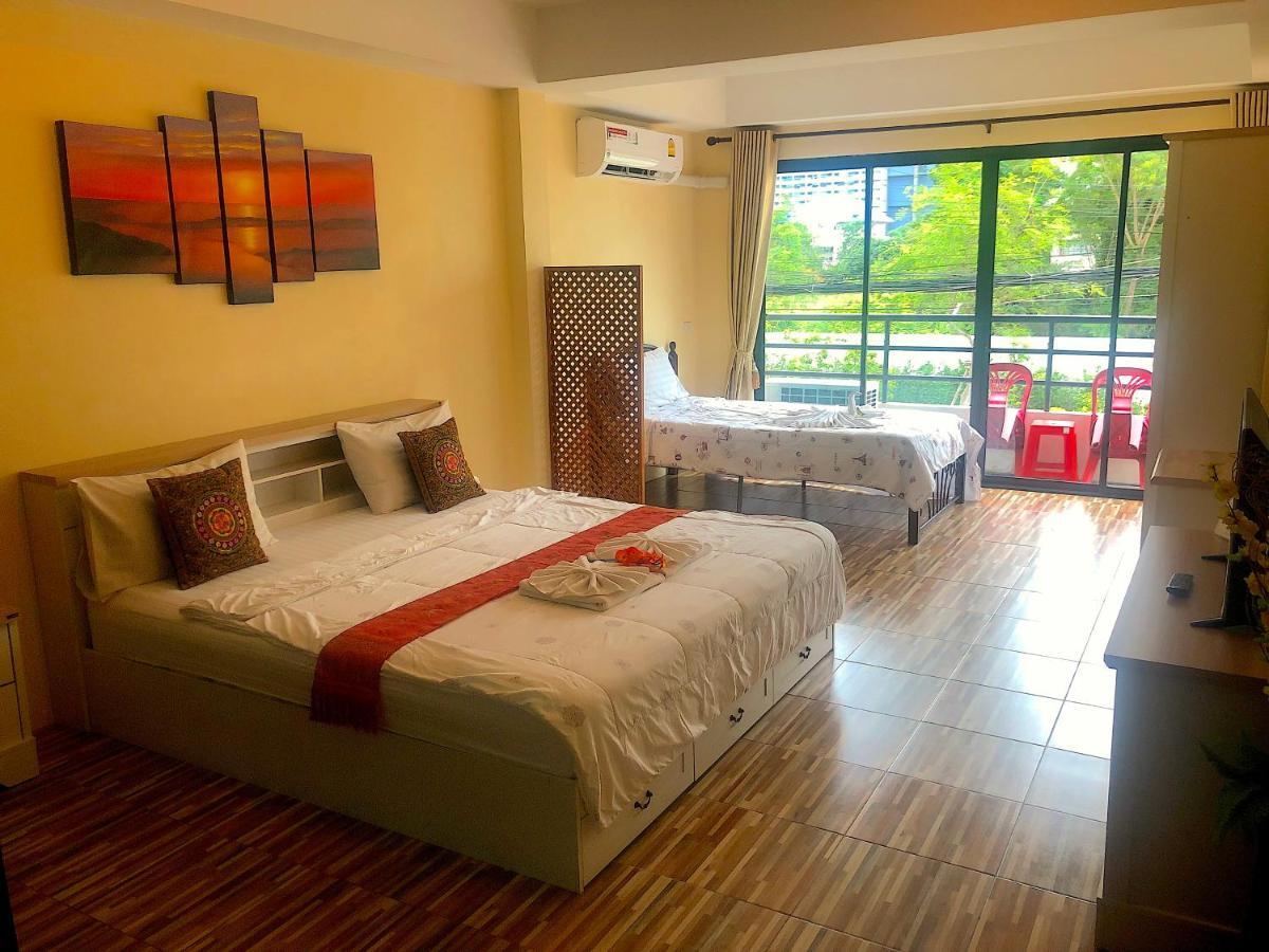 Breezy House Apartment Pantai Jomtien Bagian luar foto