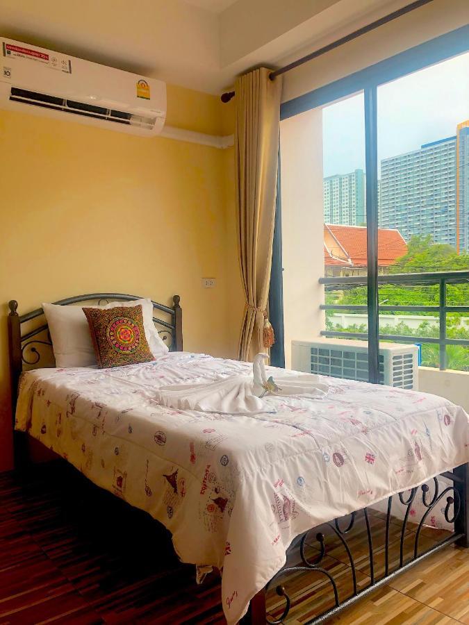 Breezy House Apartment Pantai Jomtien Bagian luar foto